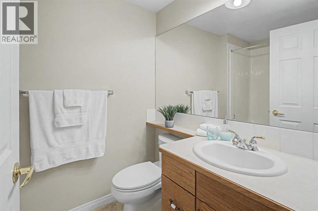 205, 15 Everstone Drive SW