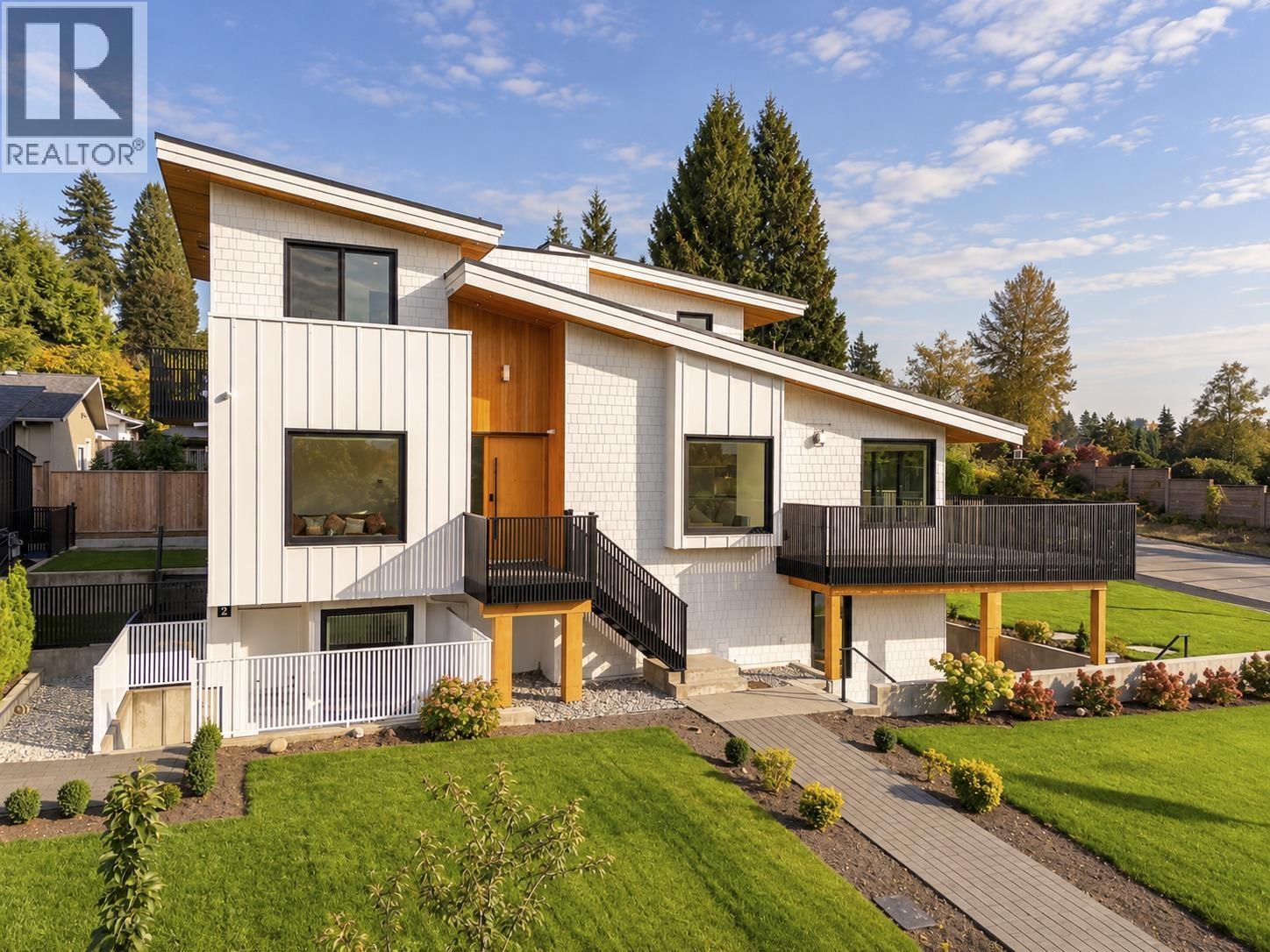 366 W 25TH STREET