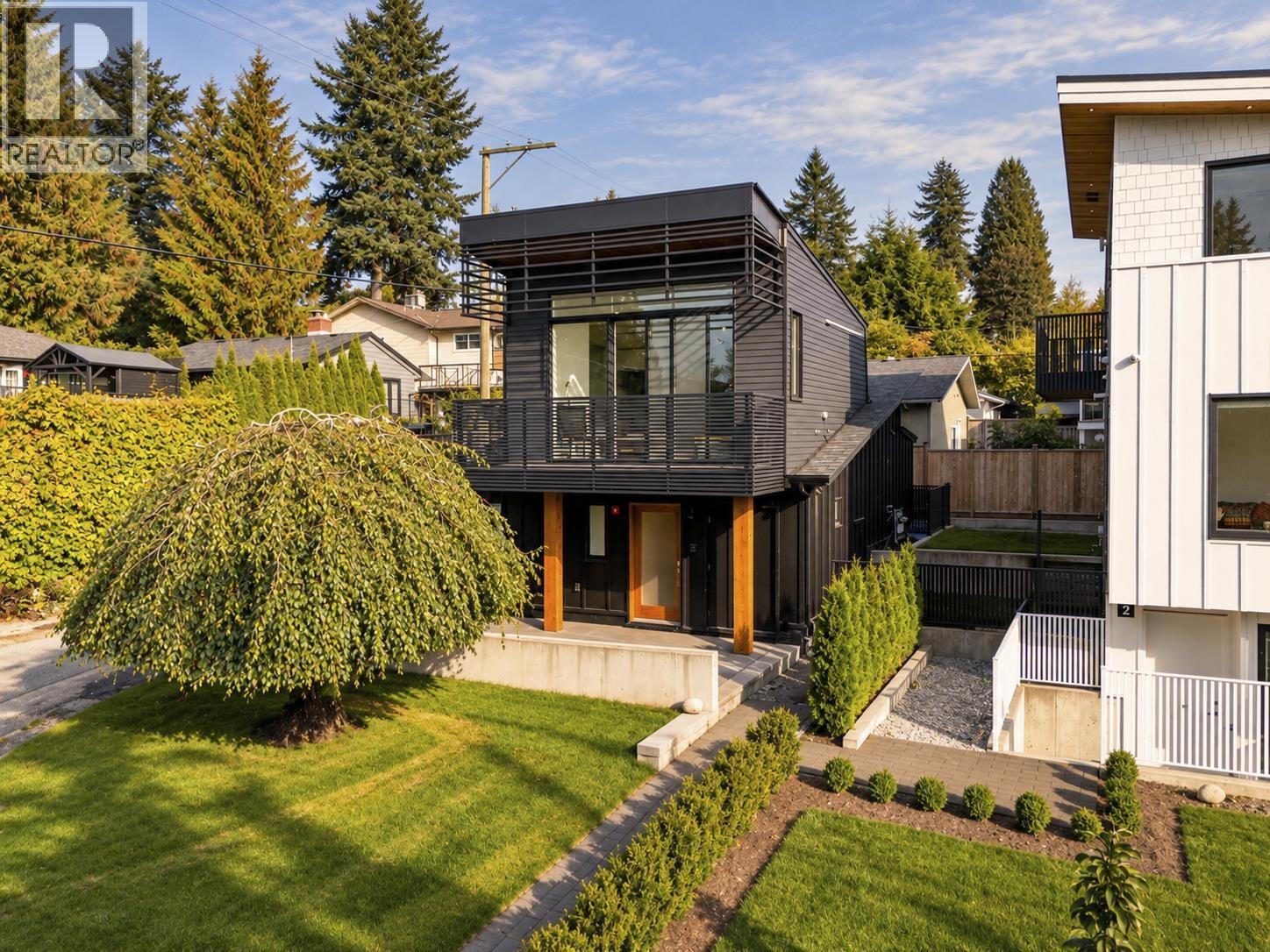 366 W 25TH STREET