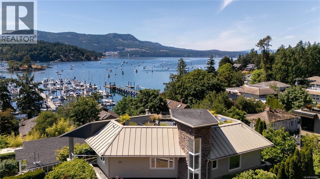 916 GRILSE LANE, CENTRAL SAANICH, BC V8M 1B5 - Image 1687933686.jpeg?d=l