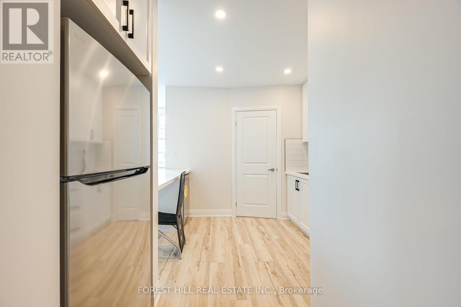 2 - 7725 YONGE STREET
