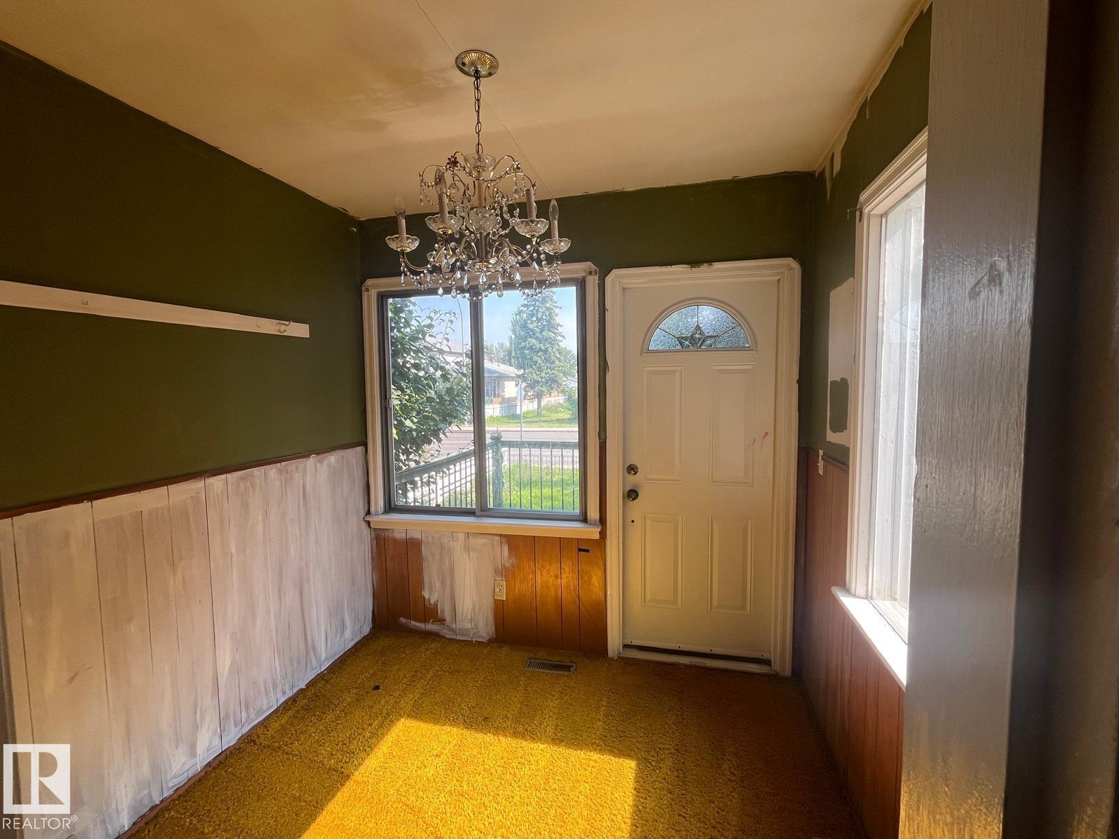 11408 82 ST NW