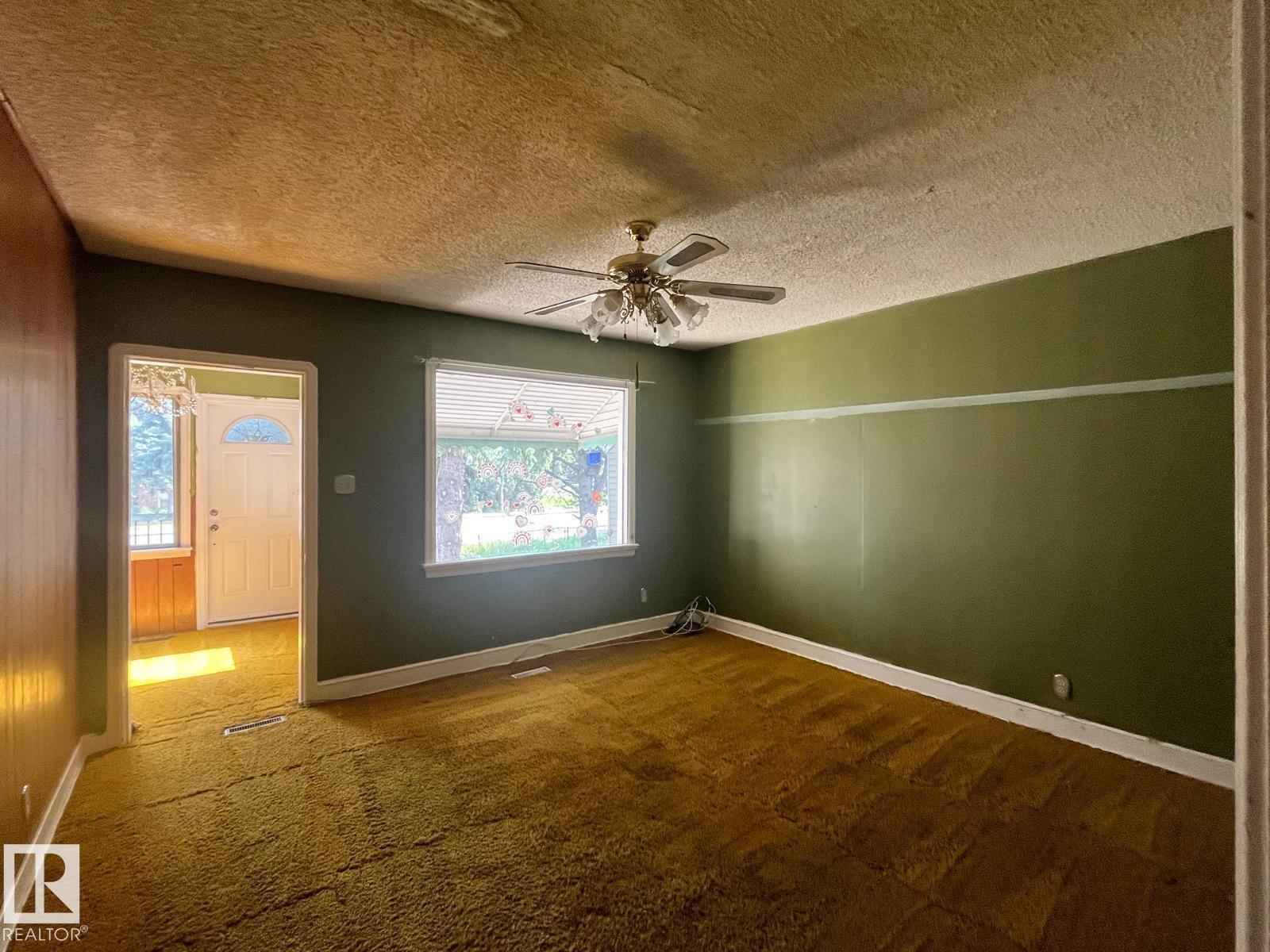 11408 82 ST NW