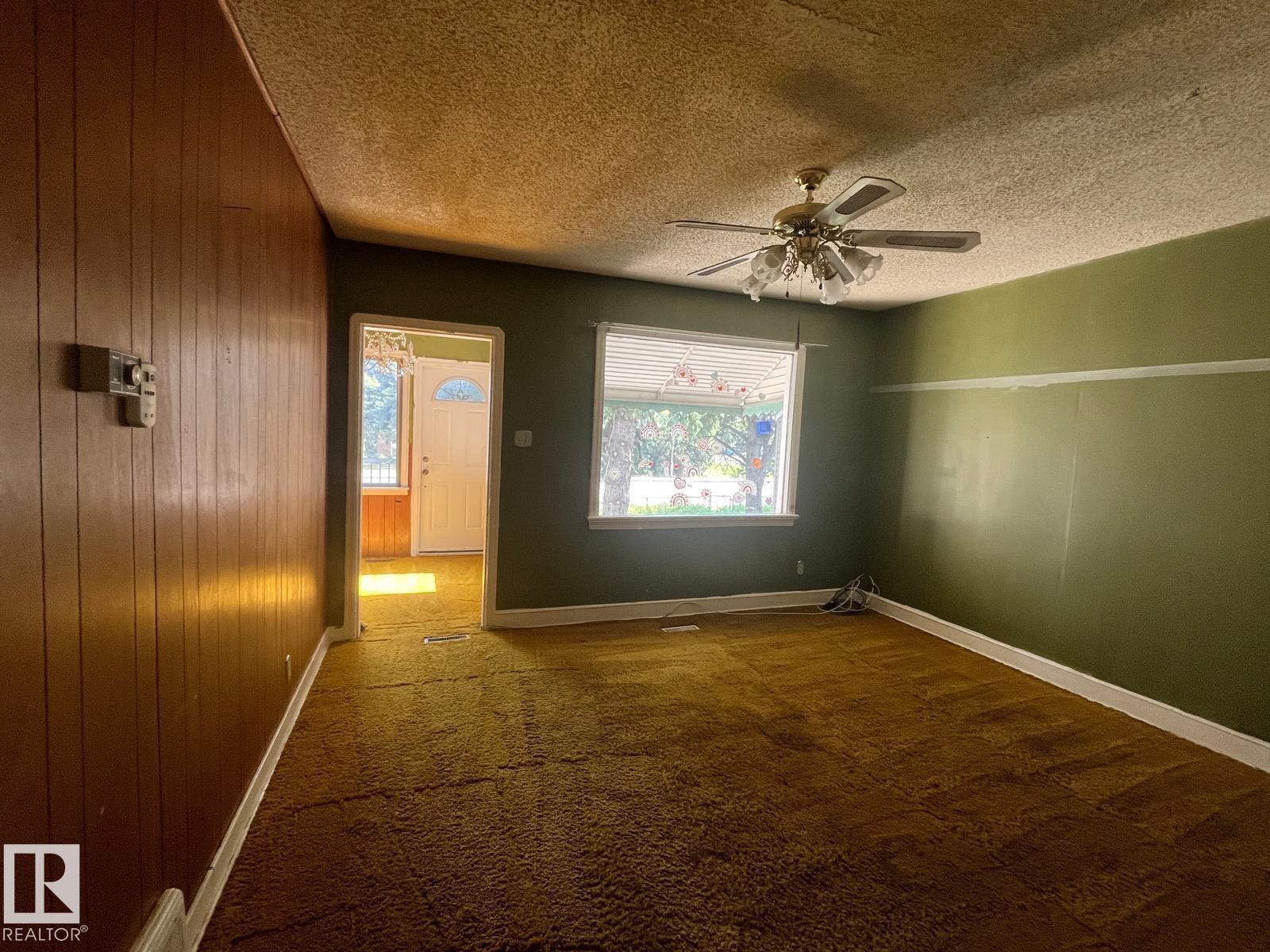 11408 82 ST NW