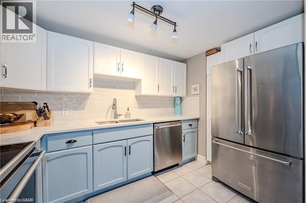 301 - 5 Father David Bauer Dr, Waterloo, ON 5