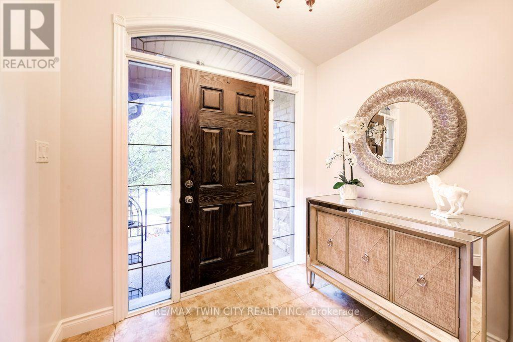 27 CORAL GABLES CRESCENT