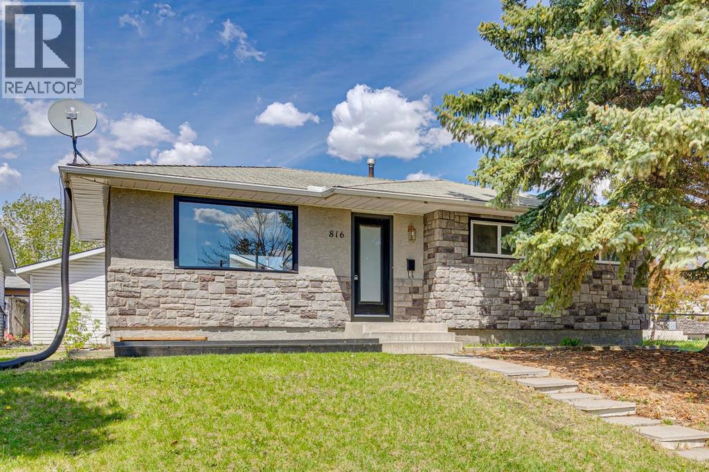 816 Avonlea Place SE