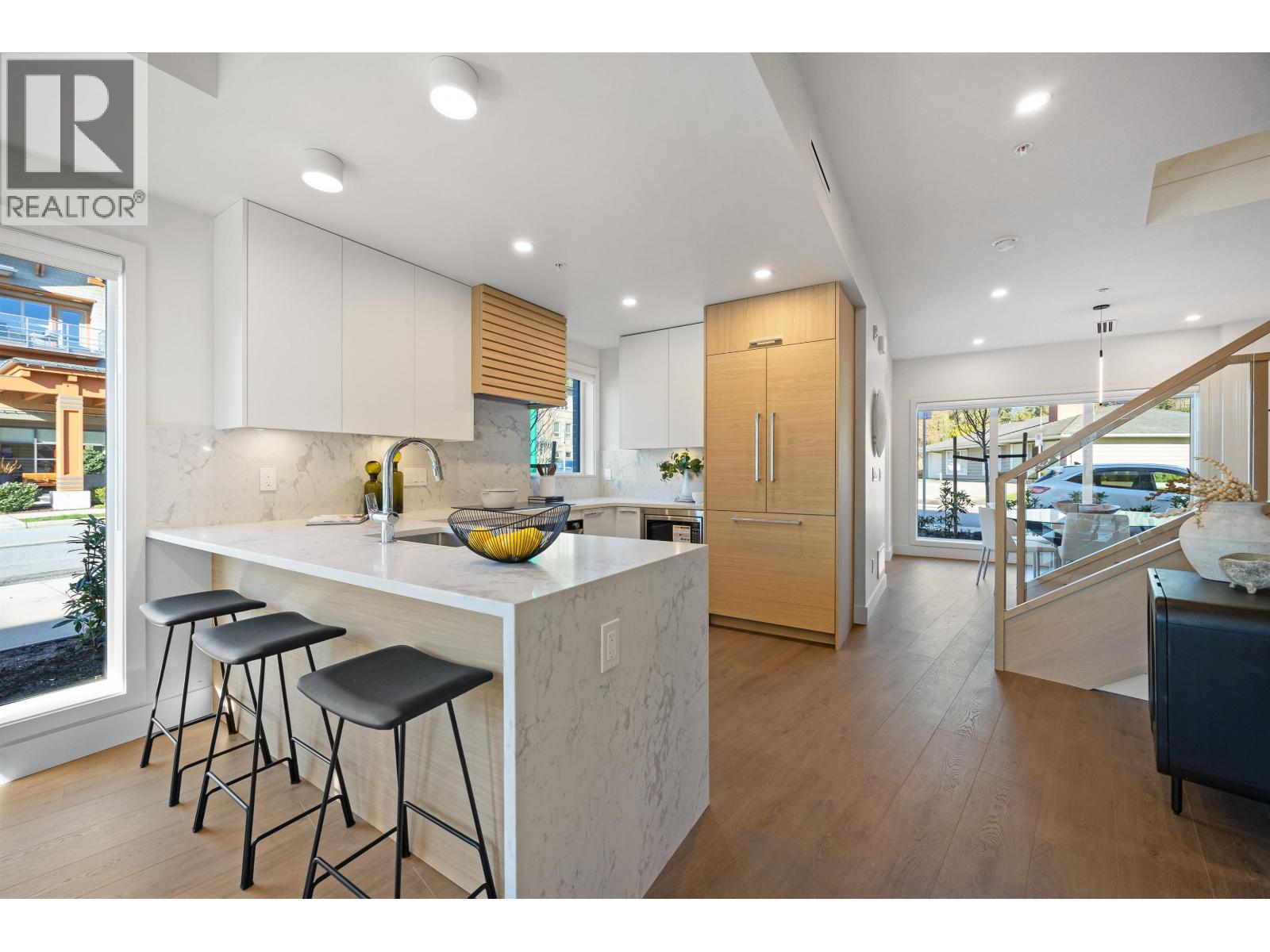 3114 WOODBINE DRIVE