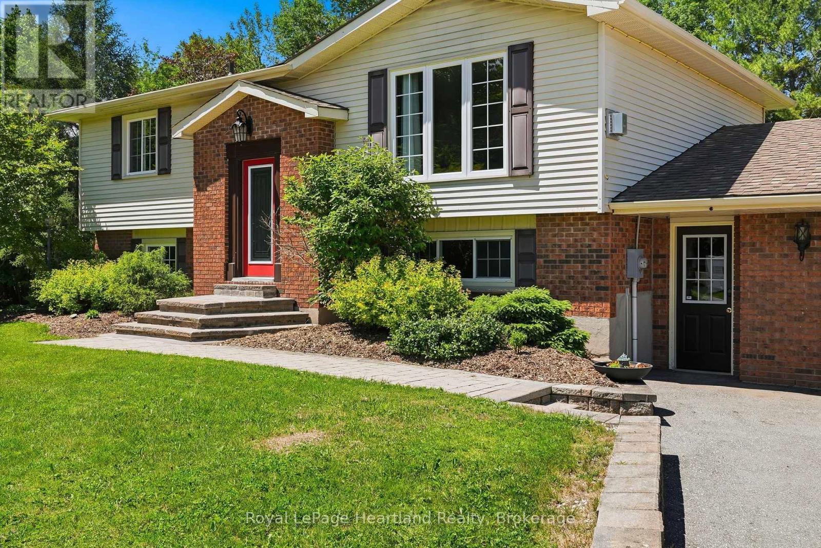 106 CEDAR COURT