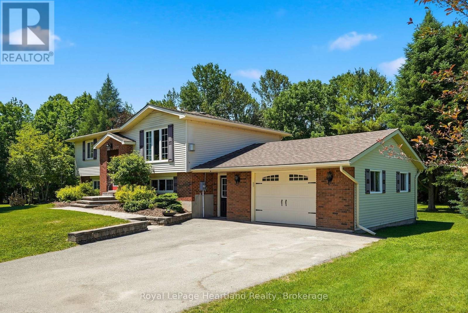 106 CEDAR COURT