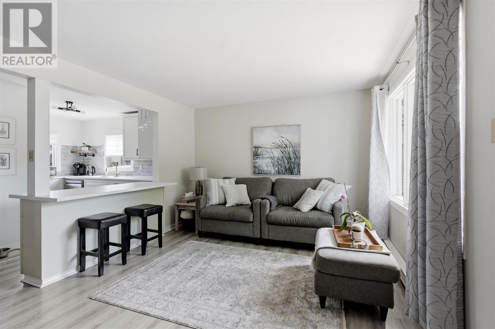 68 Willow AVE - Photo 4