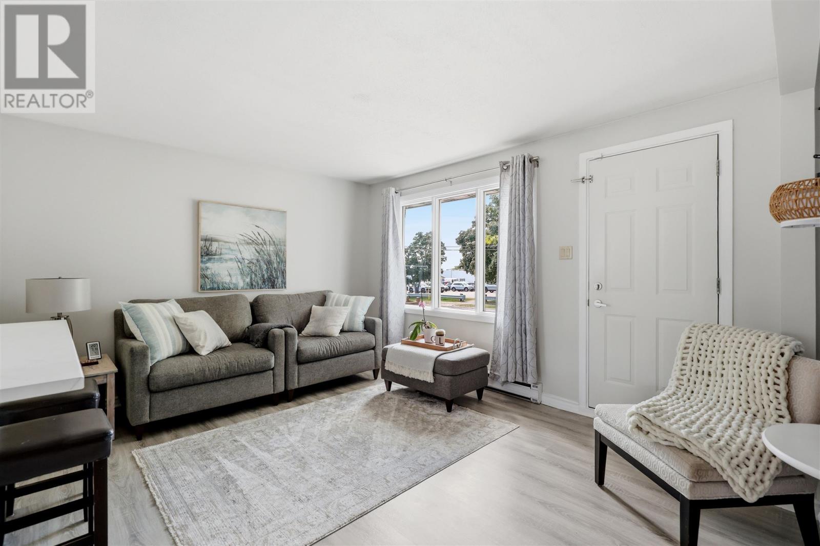 68 Willow AVE - Photo 2