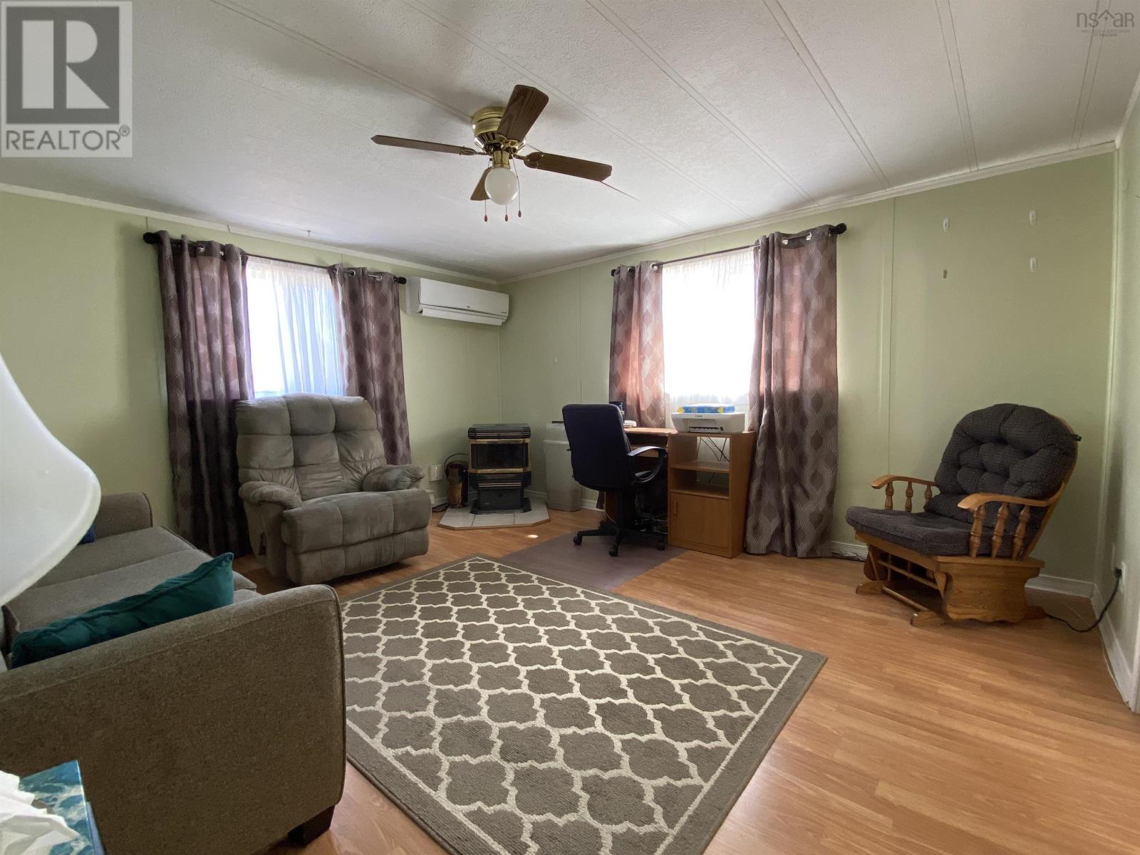 28 Christina Drive - Photo 4