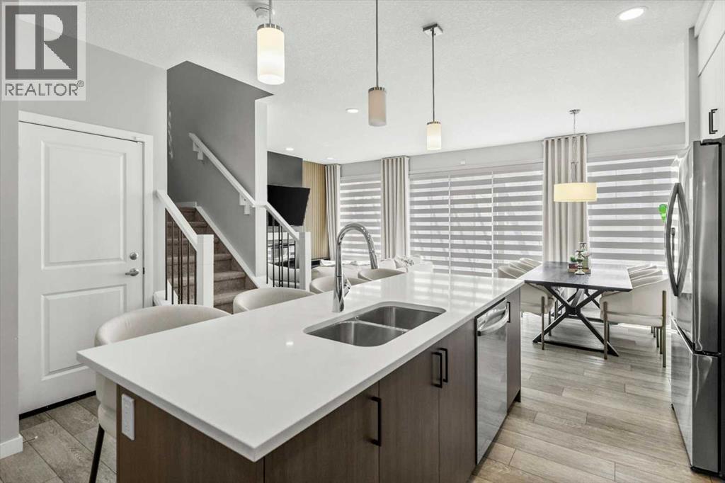 243 Silver Spruce Grove SW
