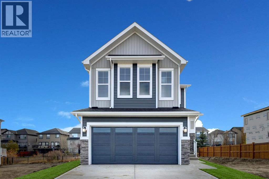 243 Silver Spruce Grove SW