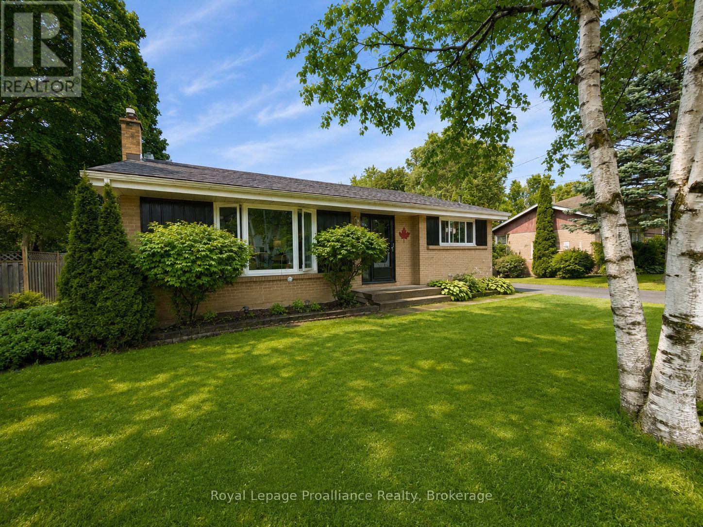 32 GLEN ROAD