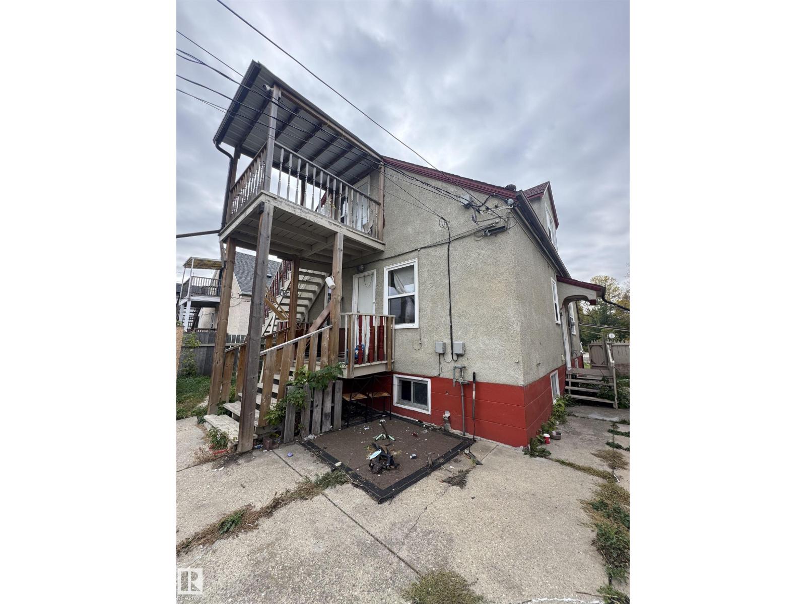 6729 106 ST NW