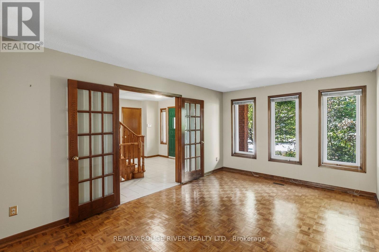 35 KINGSWOOD DRIVE