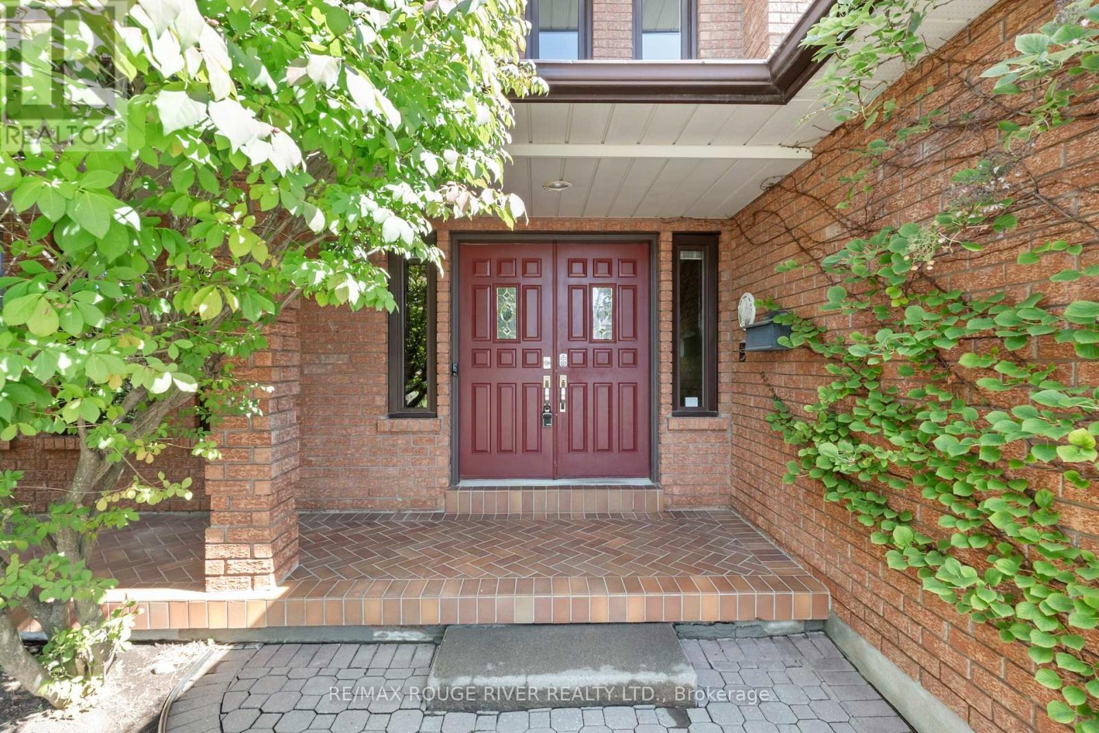 35 KINGSWOOD DRIVE