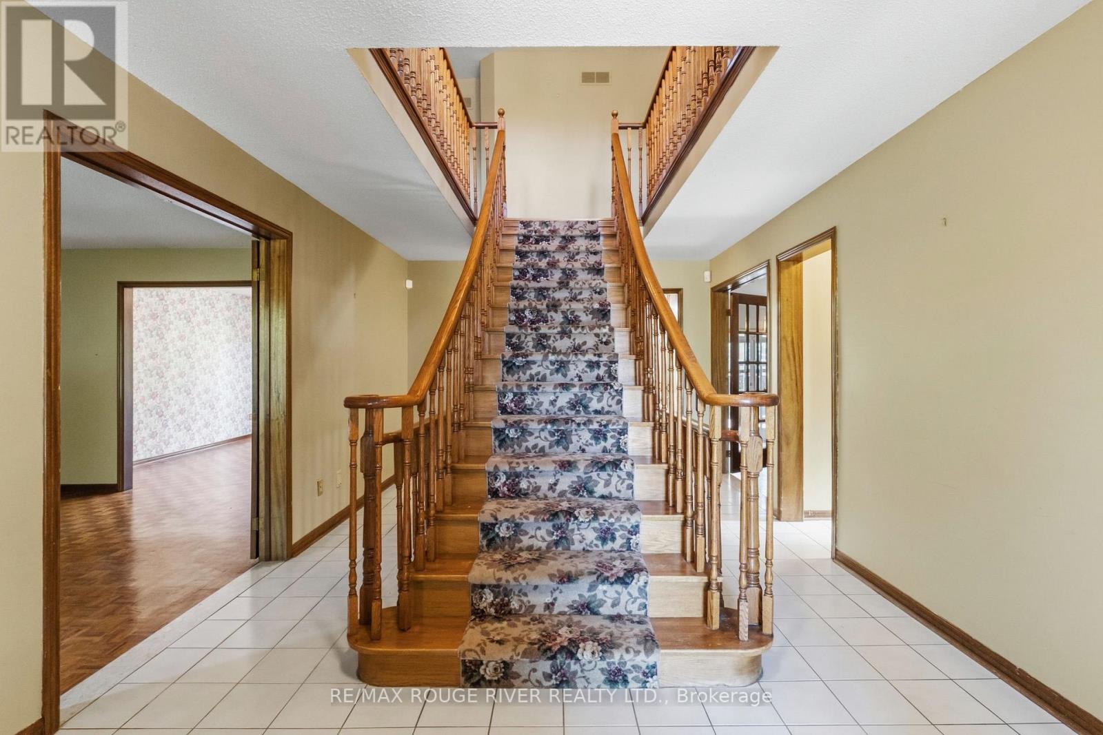 35 KINGSWOOD DRIVE