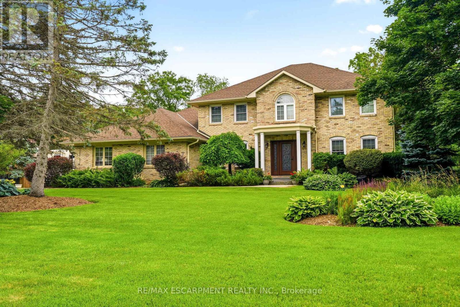 48 WOODEND DRIVE