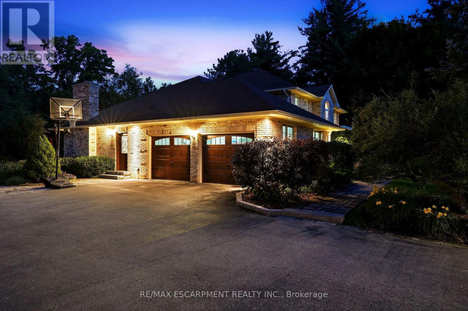 48 WOODEND DRIVE