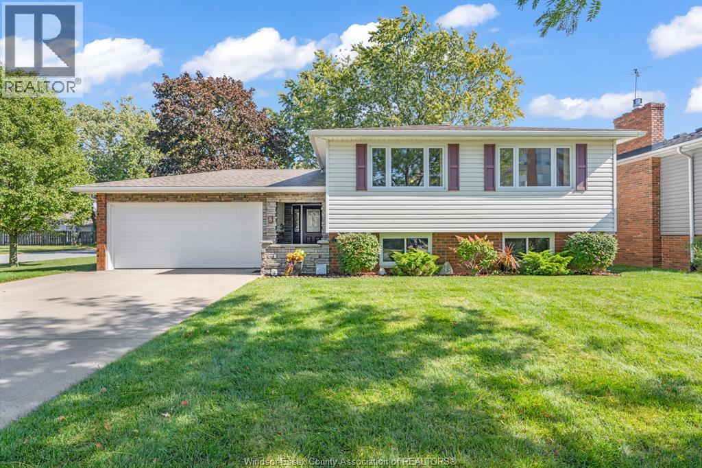 8 BRUCE AVENUE, LEAMINGTON, ON N8H 4C3 - Image 1356313819.jpeg?d=l