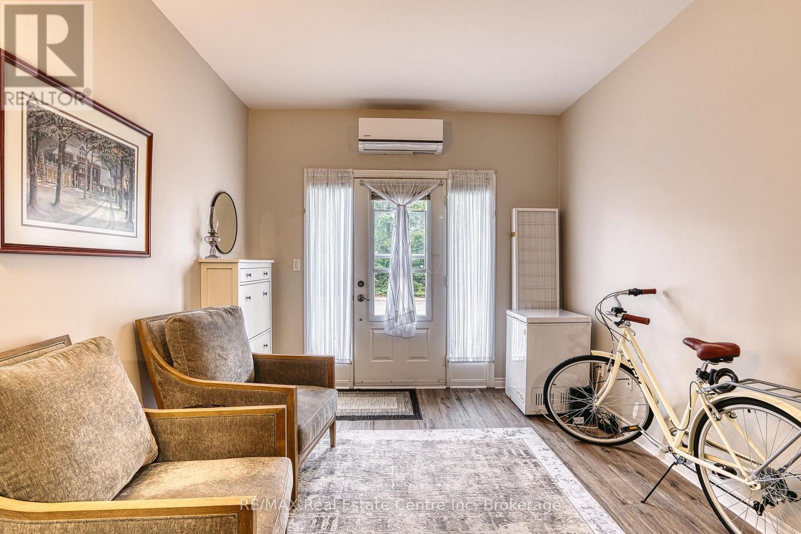 102 - 760 WOODHILL DRIVE