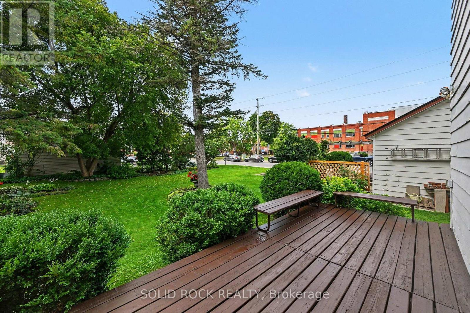 85 RENFREW AVENUE W
