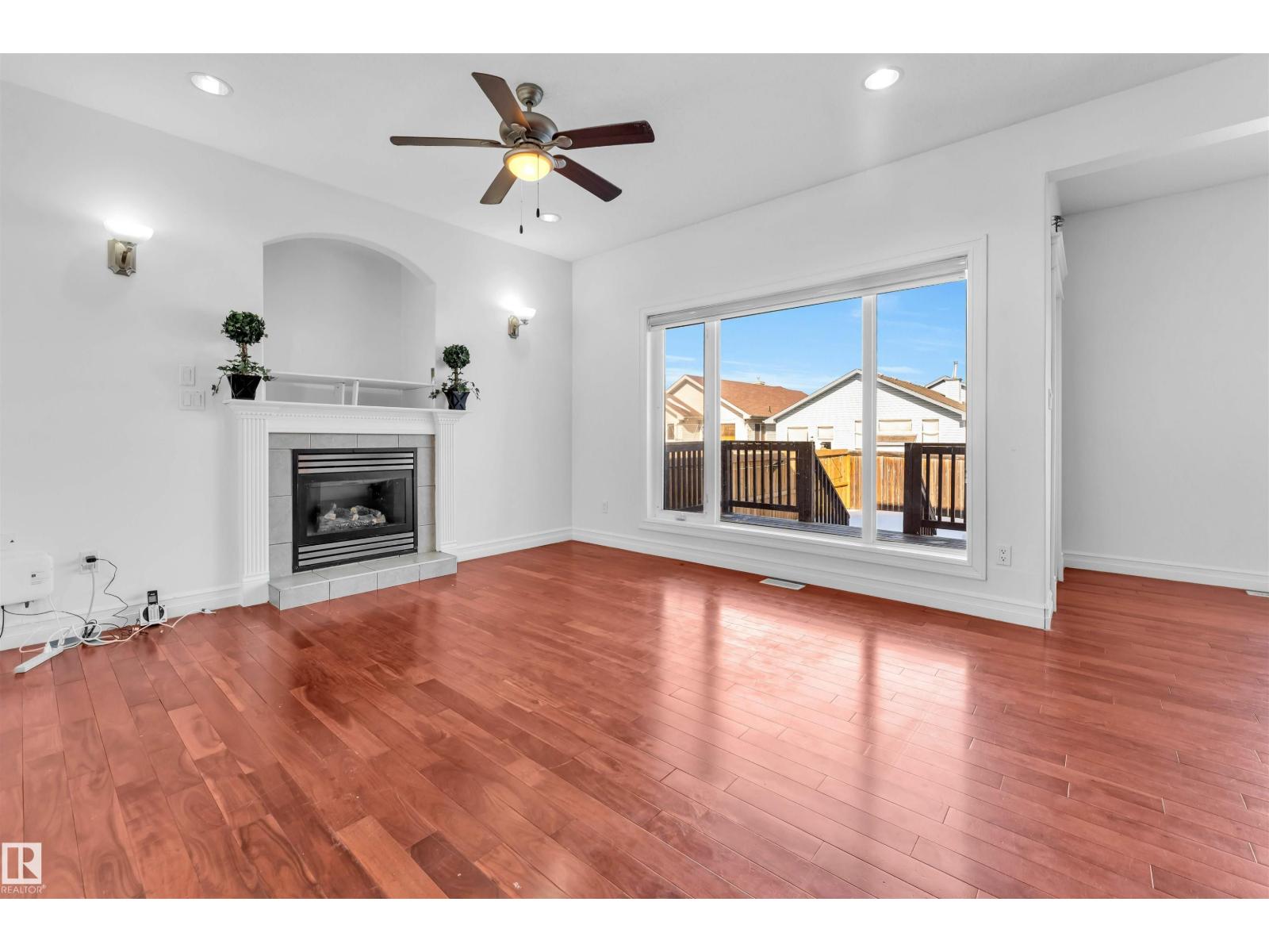 4620 160 AV NW