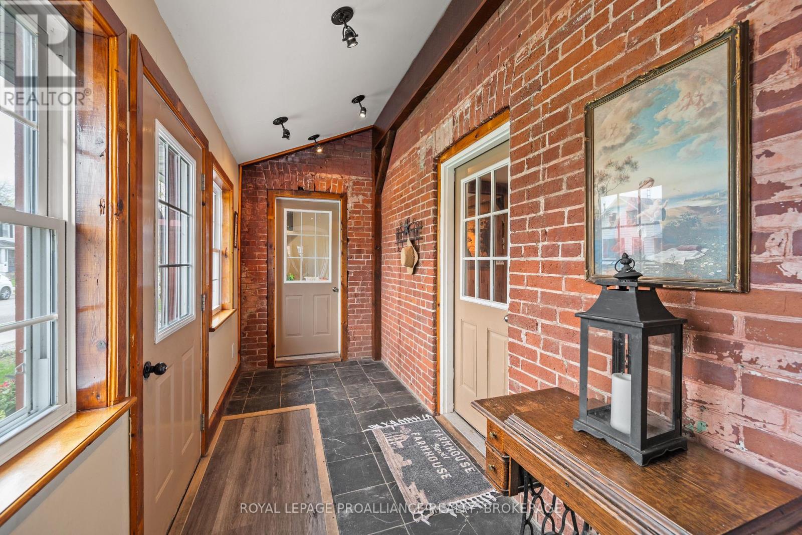 277 BROCK STREET