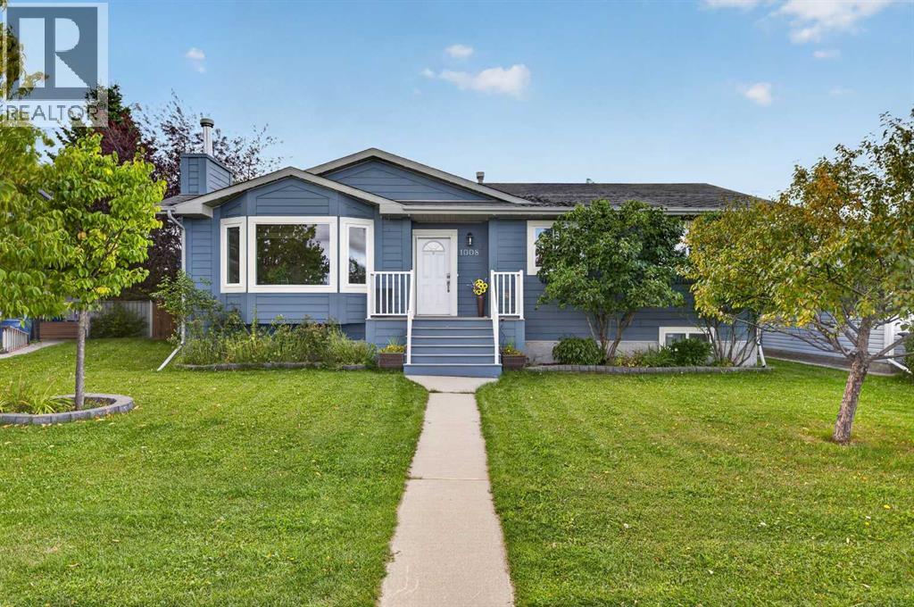 1008 2 STREET NE, SUNDRE, AB T0M 1X0 - Image 4226432467.jpeg?d=l
