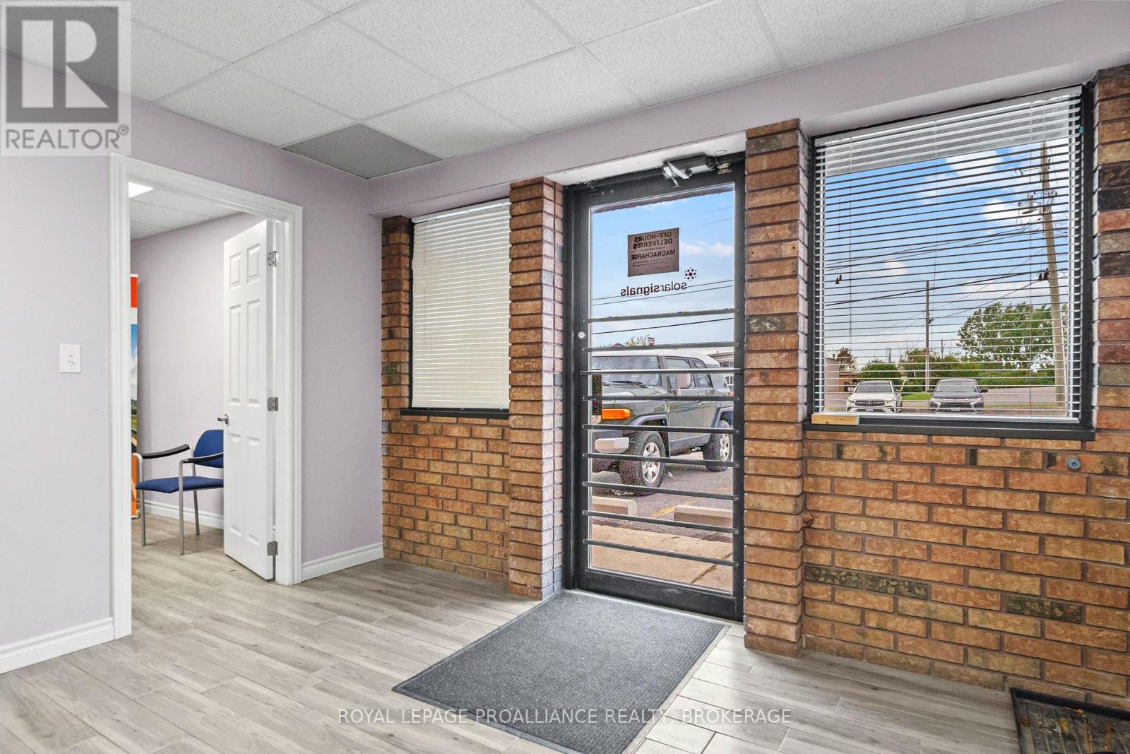 UNIT B - 660 JUSTUS DRIVE