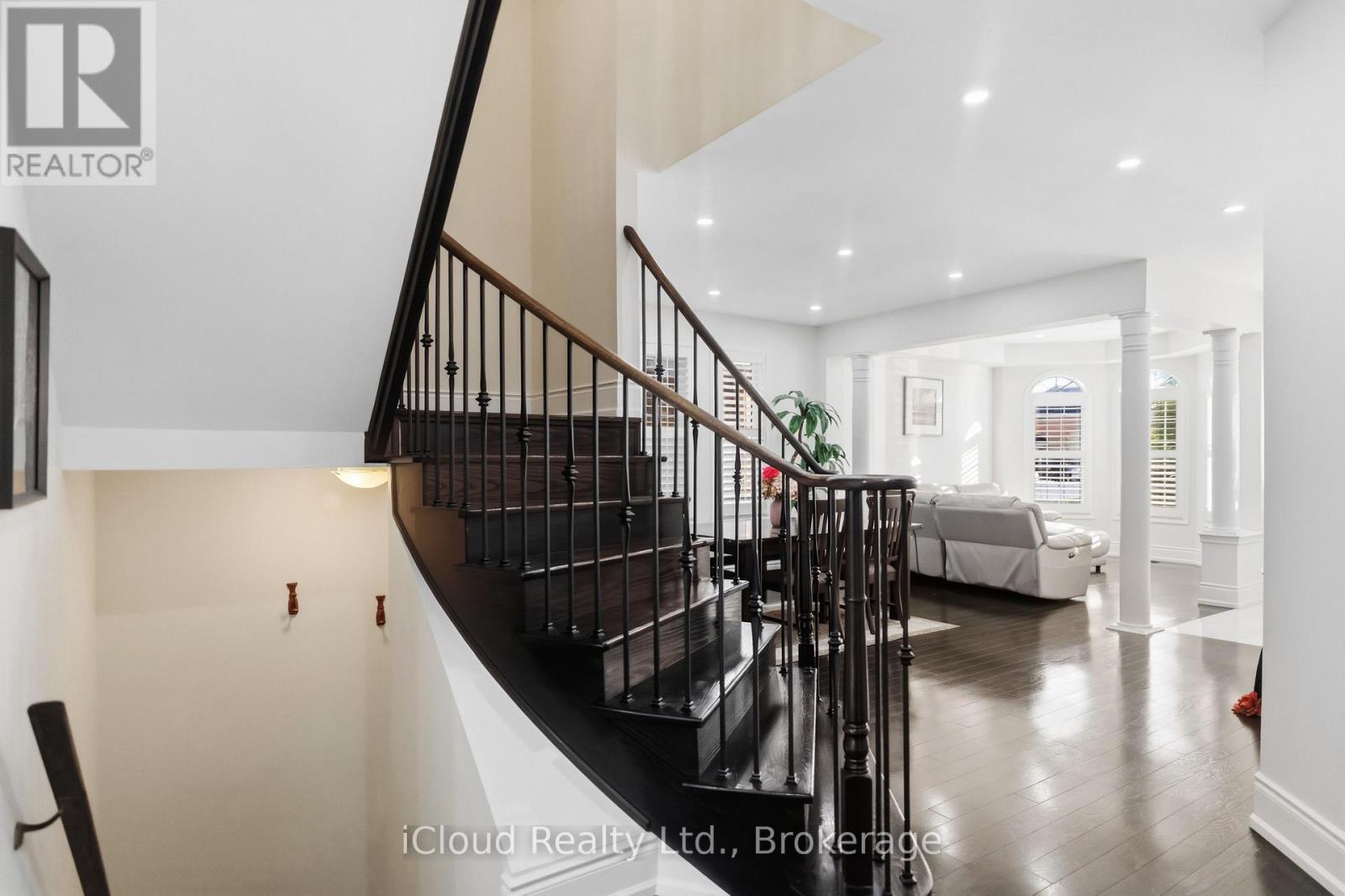 5 LEITH DRIVE