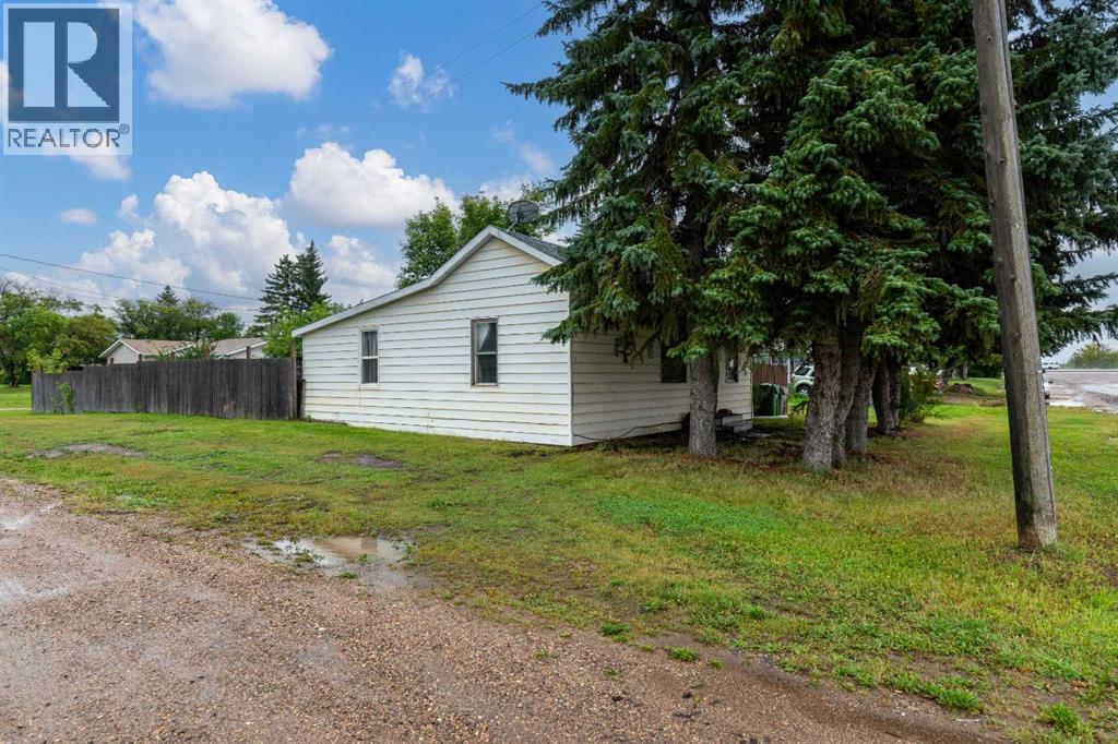 83 2 STREET E, LASHBURN, SK S0M 1H0 - Image 3403743969.jpeg?d=l