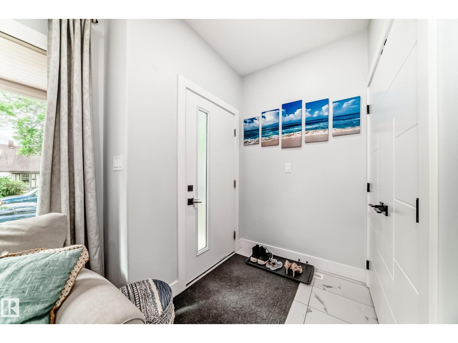 9830 73 AV NW