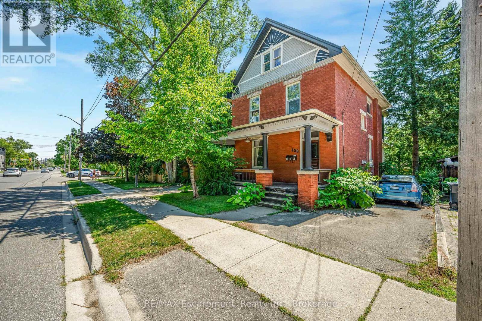 458 WOOLWICH STREET