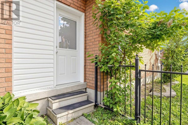 2 - 307 Alex Doner Dr, Newmarket (Glenway Estates), ON 5