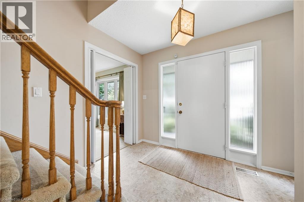 32 WAVERLEY Drive