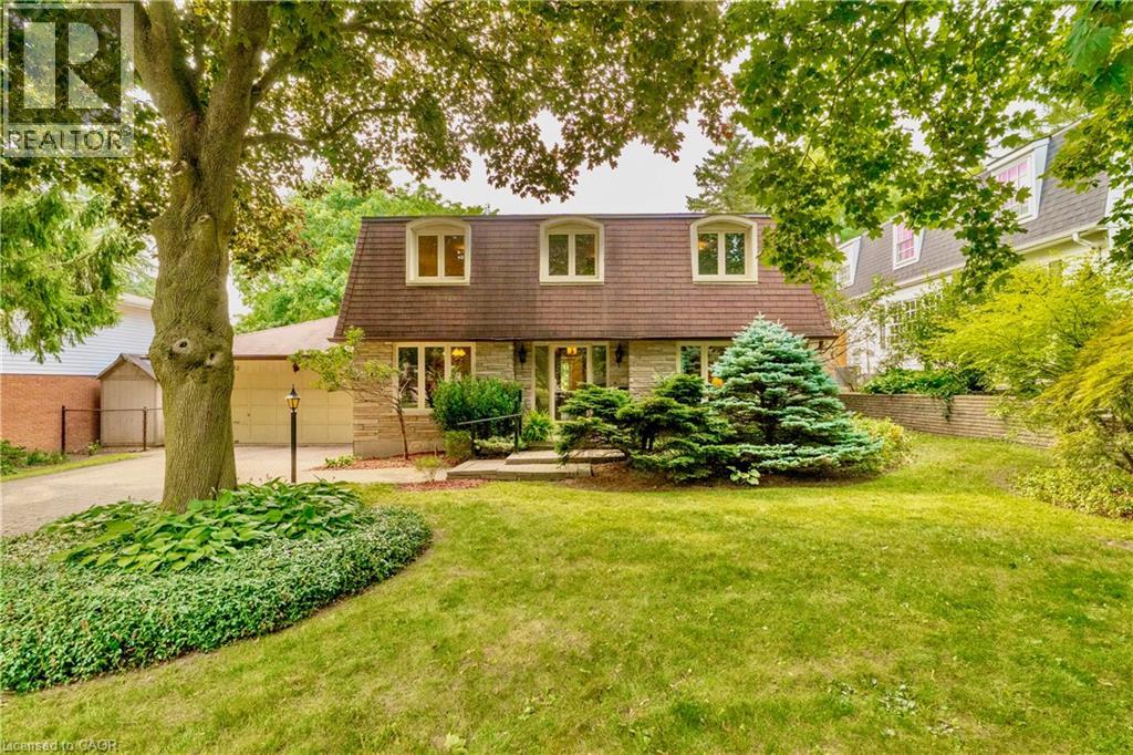 32 WAVERLEY Drive