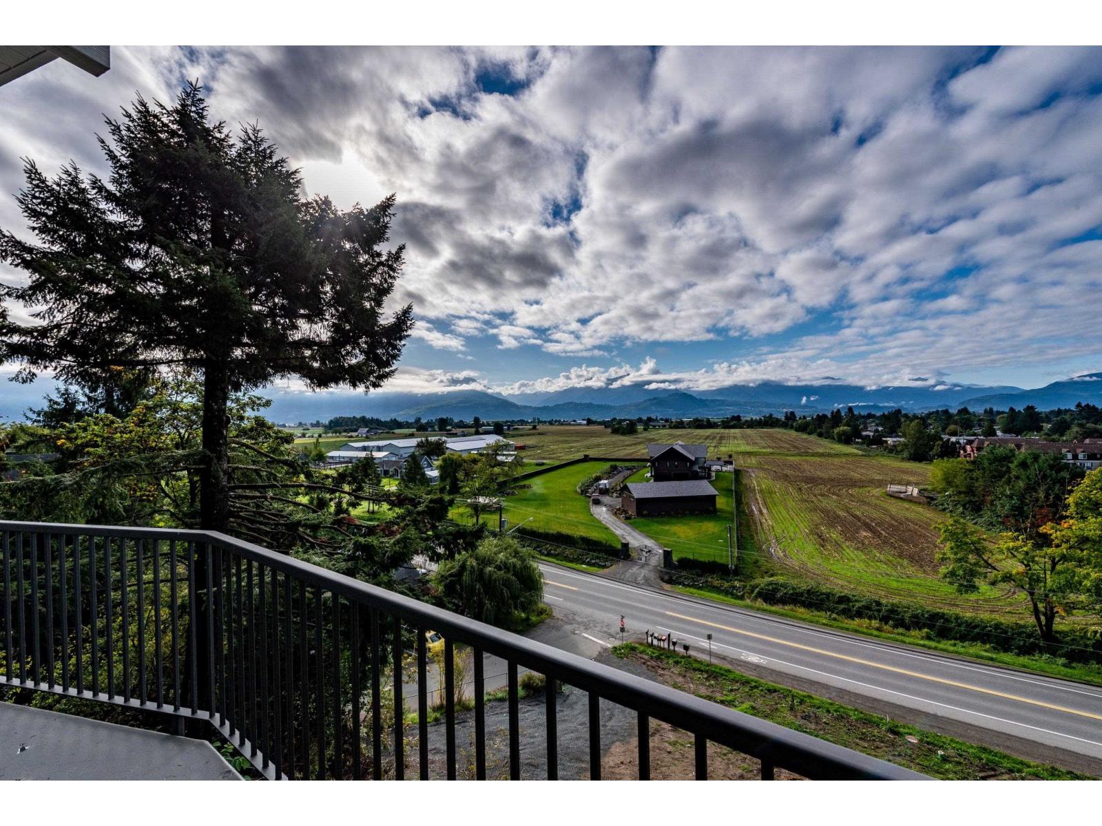 47005 YALE ROAD, Little Mountain