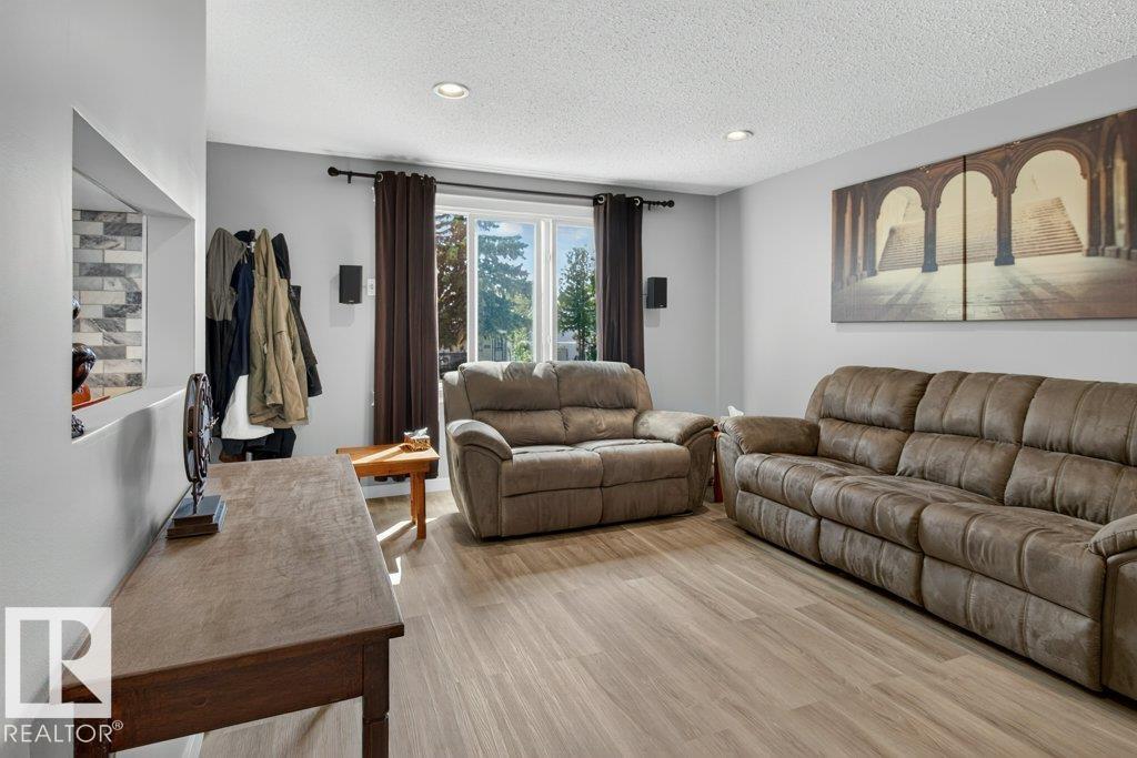 4624 36 AV NW