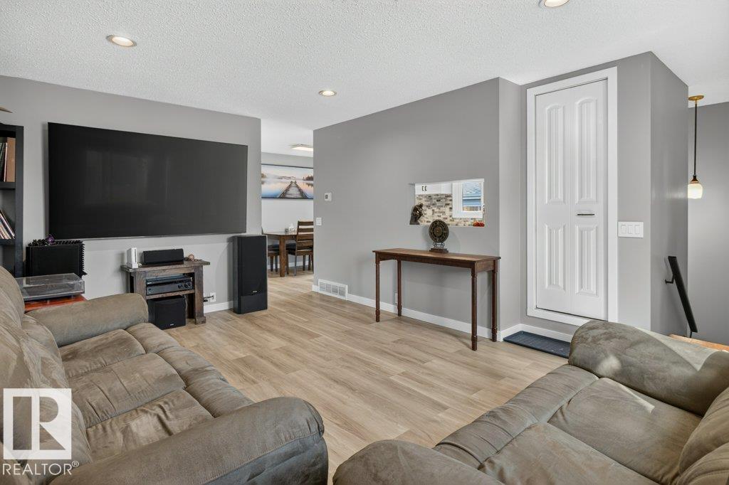 4624 36 AV NW