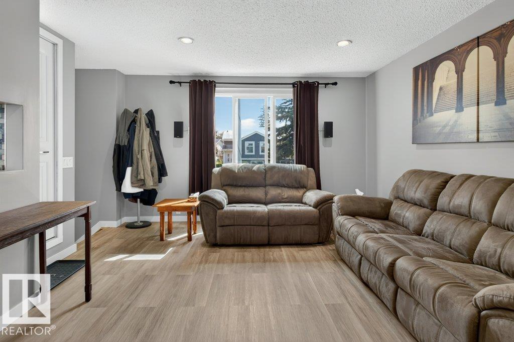 4624 36 AV NW