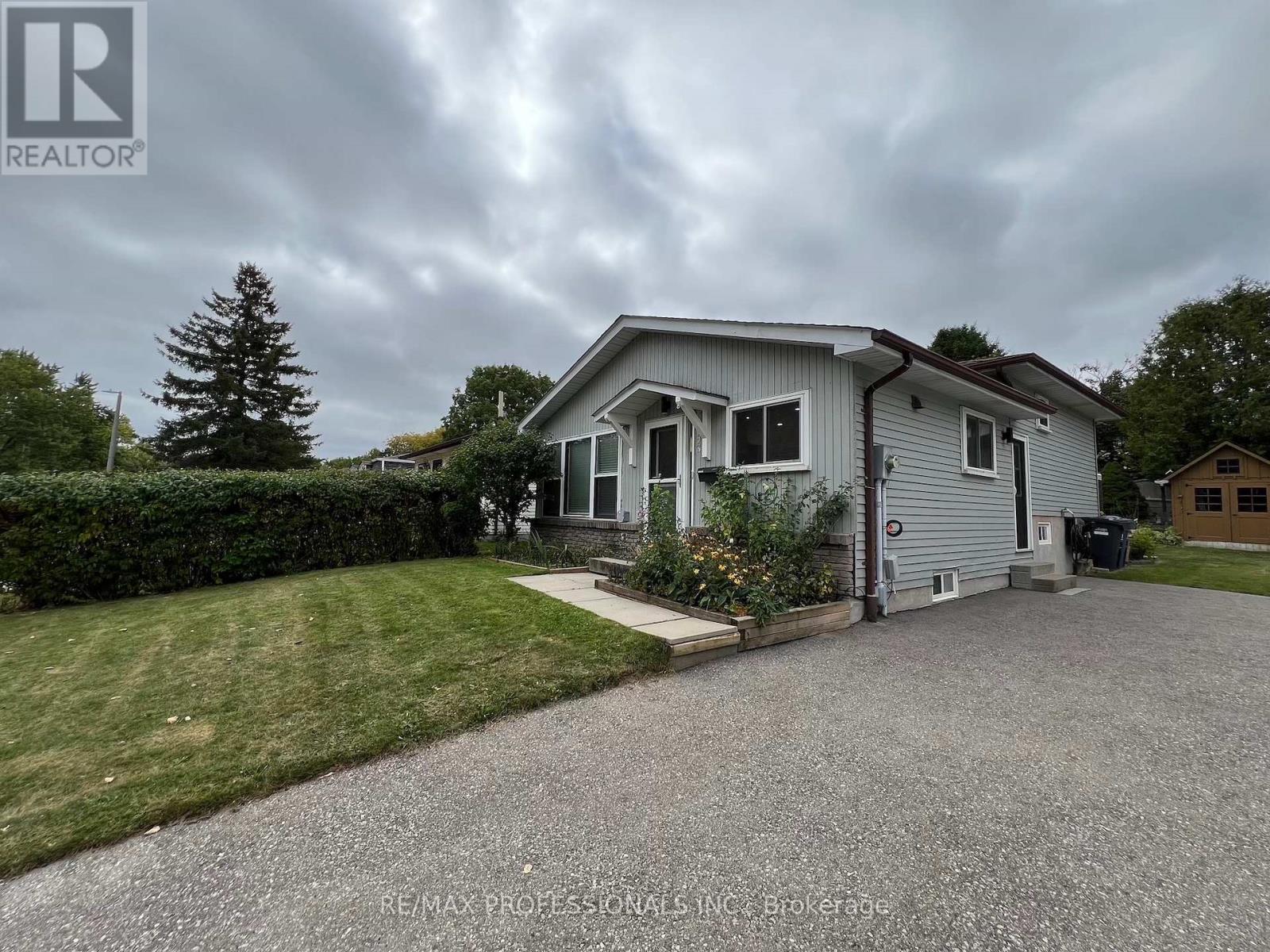 373 WEST ACRES DRIVE