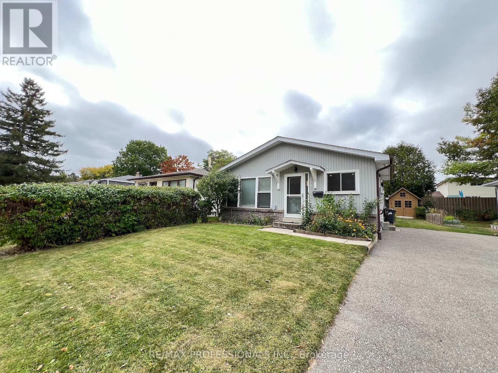 373 WEST ACRES DRIVE