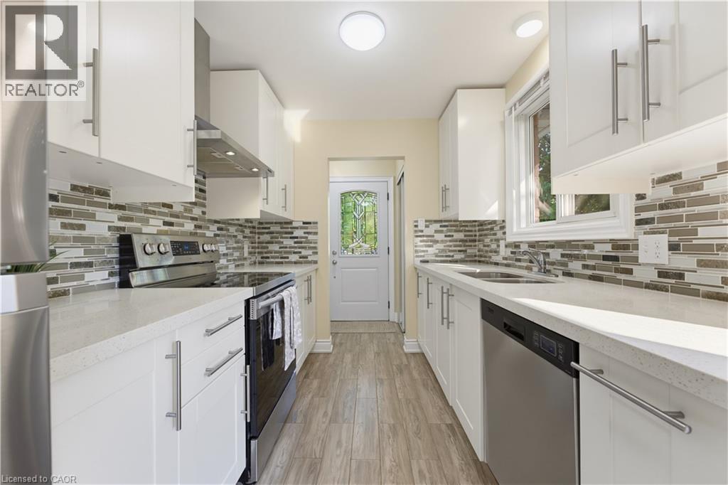 475 KINGSCOURT Drive Unit# A