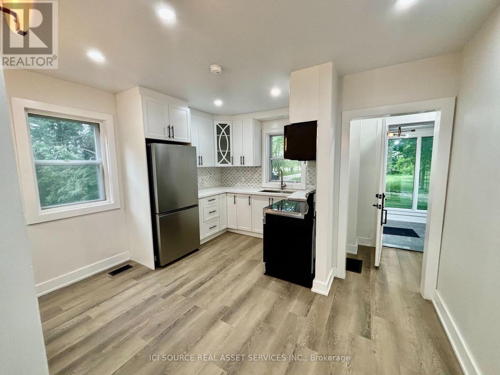 1900 BRUCE ROAD 15