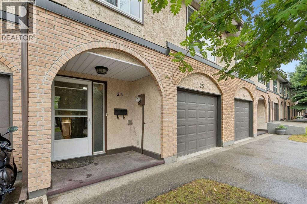 25, 1011 Canterbury Drive SW