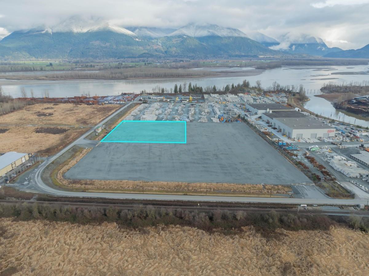 7652 CANNOR ROAD, West Chilliwack